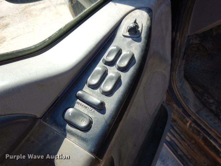 image for item IL9753 1999 Ford F350 Super Duty  Crew Cab pickup truck