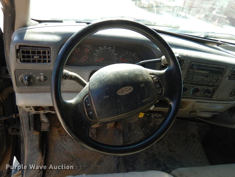 image for item IL9753 1999 Ford F350 Super Duty  Crew Cab pickup truck