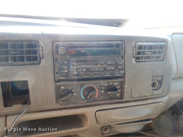 image for item IL9753 1999 Ford F350 Super Duty  Crew Cab pickup truck