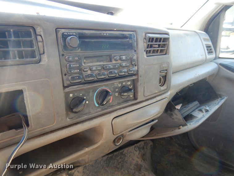 image for item IL9753 1999 Ford F350 Super Duty  Crew Cab pickup truck