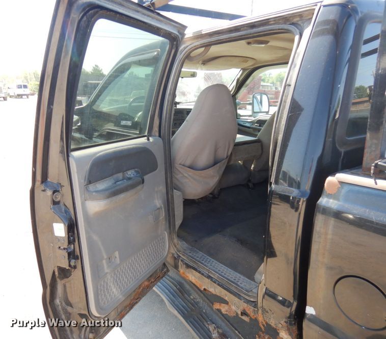 image for item IL9753 1999 Ford F350 Super Duty  Crew Cab pickup truck