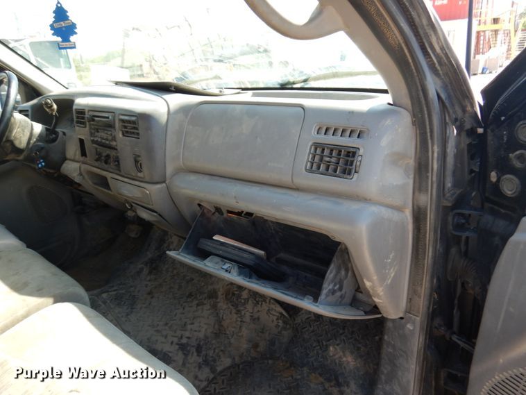 image for item IL9753 1999 Ford F350 Super Duty  Crew Cab pickup truck