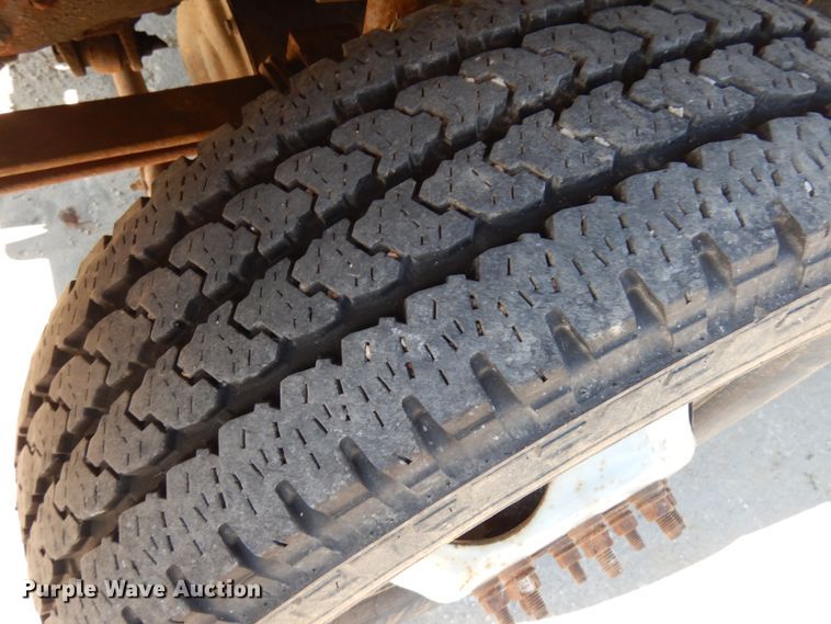 image for item IL9753 1999 Ford F350 Super Duty  Crew Cab pickup truck