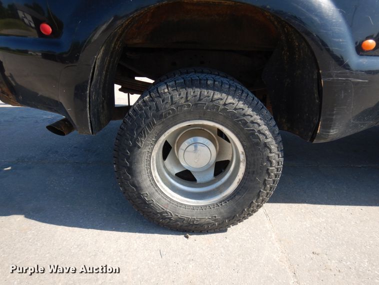 image for item IL9753 1999 Ford F350 Super Duty  Crew Cab pickup truck