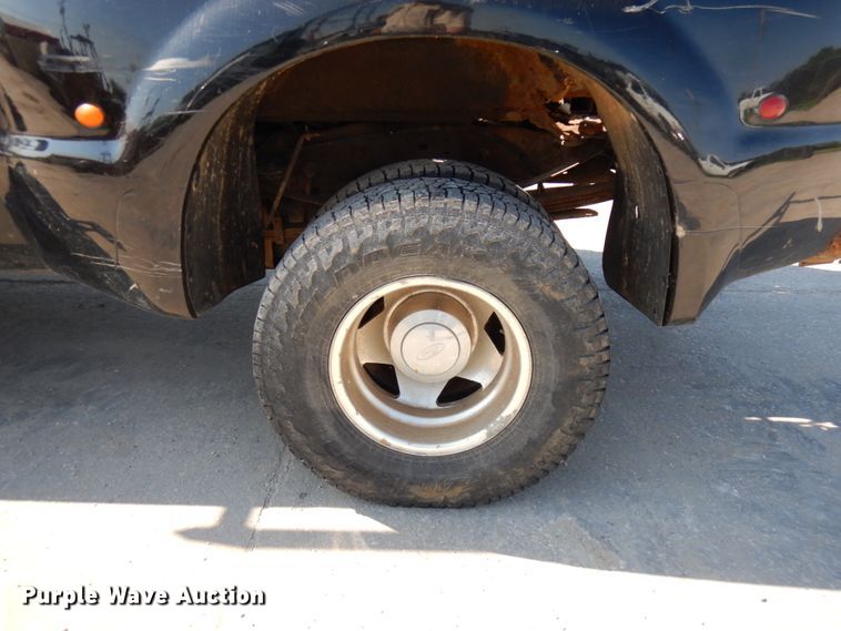 image for item IL9753 1999 Ford F350 Super Duty  Crew Cab pickup truck