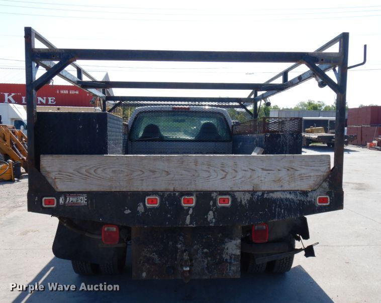 image for item IL9754 2001 Ford F350 Super Duty  flatbed pickup truck