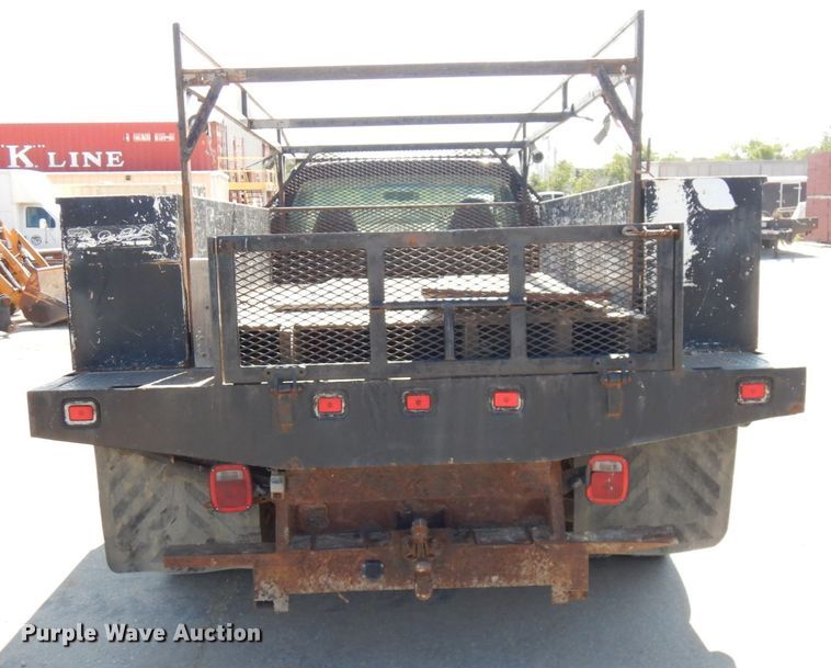 image for item IL9755 2001 Ford F350 Super Duty  flatbed pickup truck