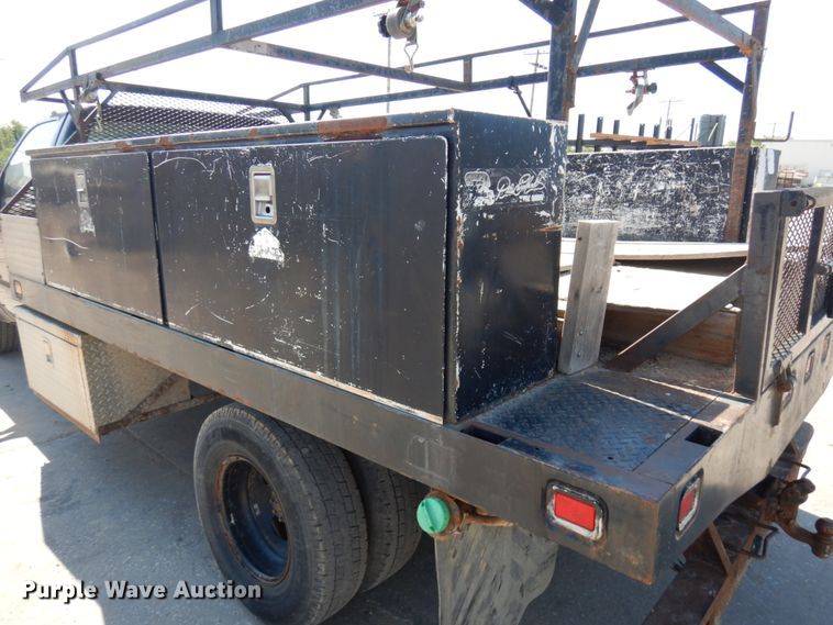 image for item IL9755 2001 Ford F350 Super Duty  flatbed pickup truck