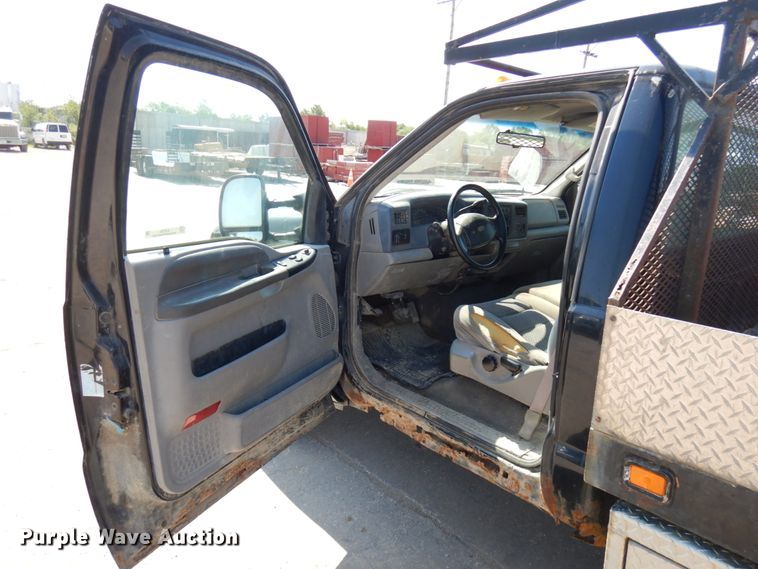 image for item IL9755 2001 Ford F350 Super Duty  flatbed pickup truck