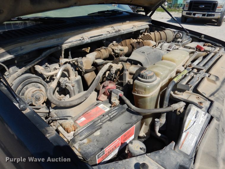 image for item IL9755 2001 Ford F350 Super Duty  flatbed pickup truck