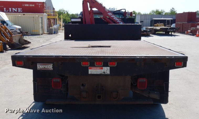 image for item IL9756 2010 Ford F550 Super Duty  flatbed truck