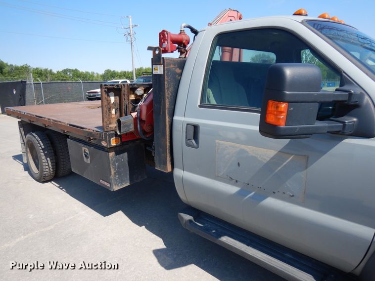 image for item IL9756 2010 Ford F550 Super Duty  flatbed truck