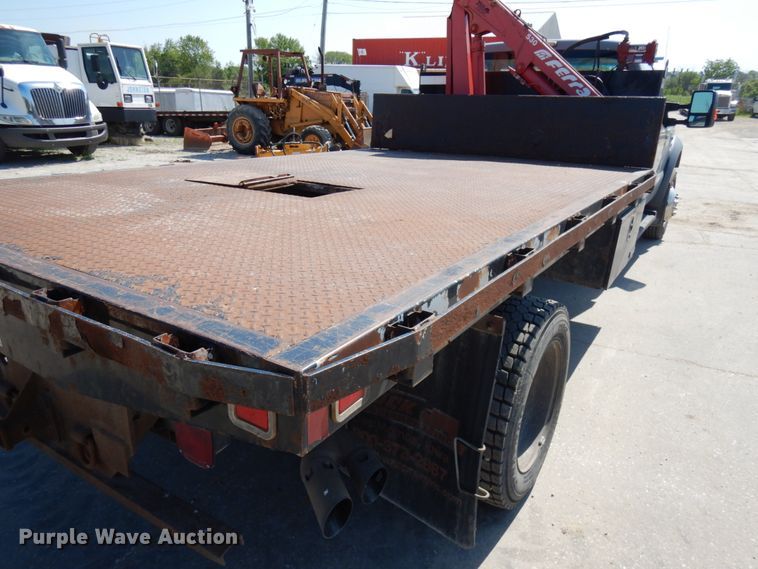 image for item IL9756 2010 Ford F550 Super Duty  flatbed truck
