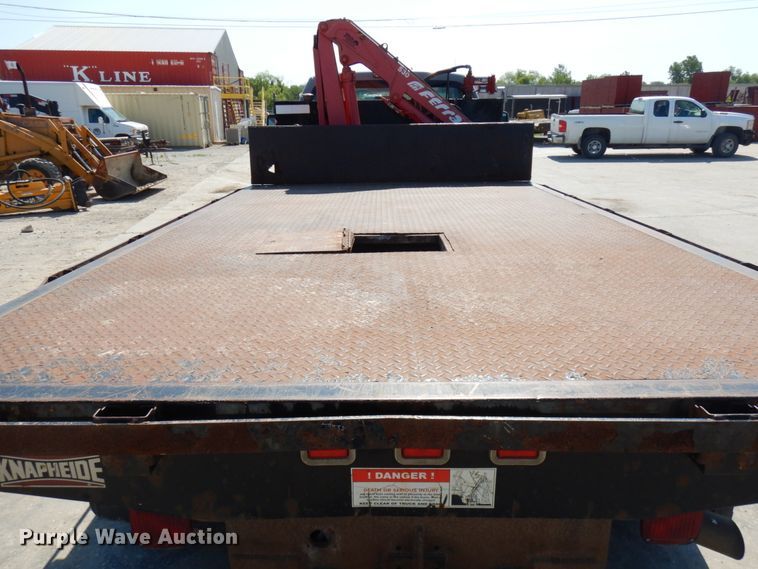 image for item IL9756 2010 Ford F550 Super Duty  flatbed truck