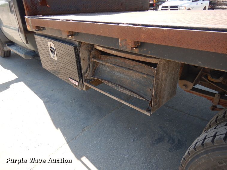 image for item IL9756 2010 Ford F550 Super Duty  flatbed truck