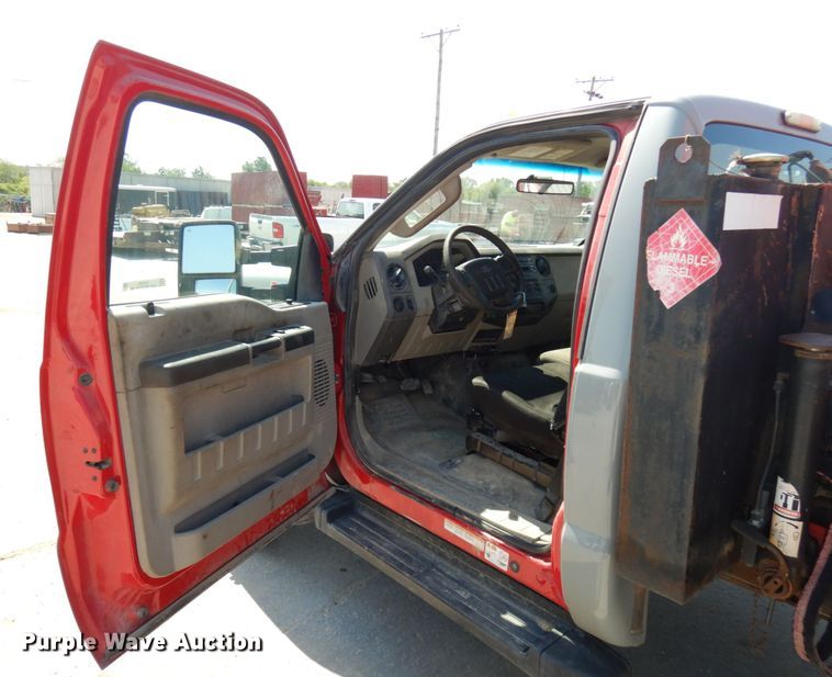 image for item IL9756 2010 Ford F550 Super Duty  flatbed truck