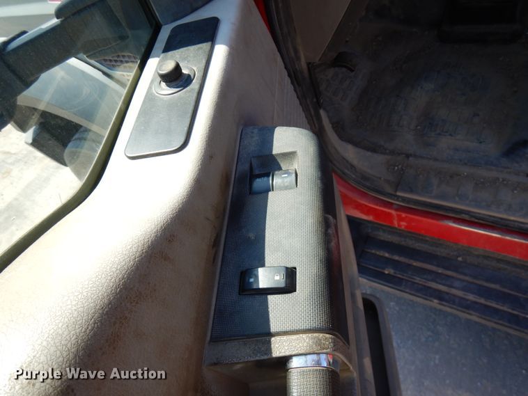 image for item IL9756 2010 Ford F550 Super Duty  flatbed truck