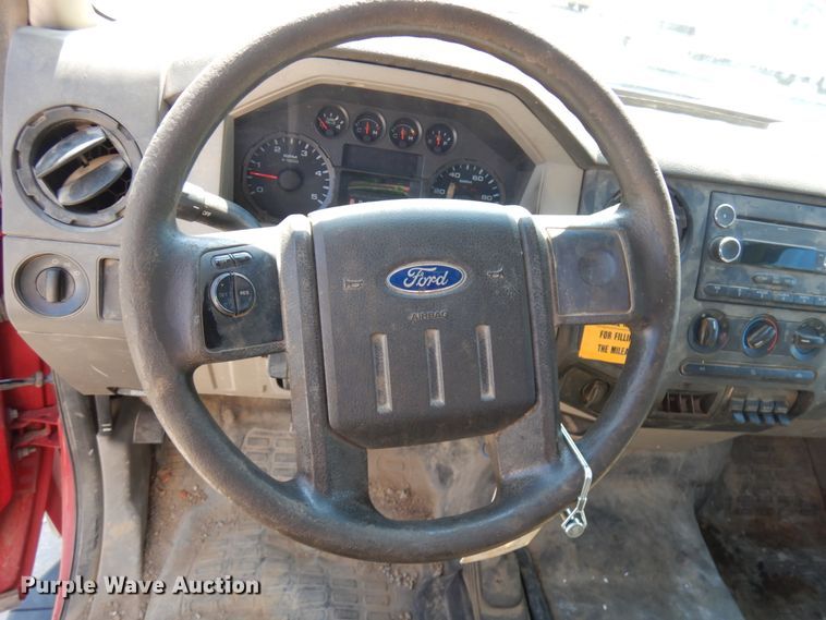 image for item IL9756 2010 Ford F550 Super Duty  flatbed truck