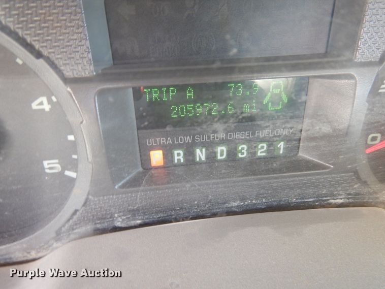 image for item IL9756 2010 Ford F550 Super Duty  flatbed truck