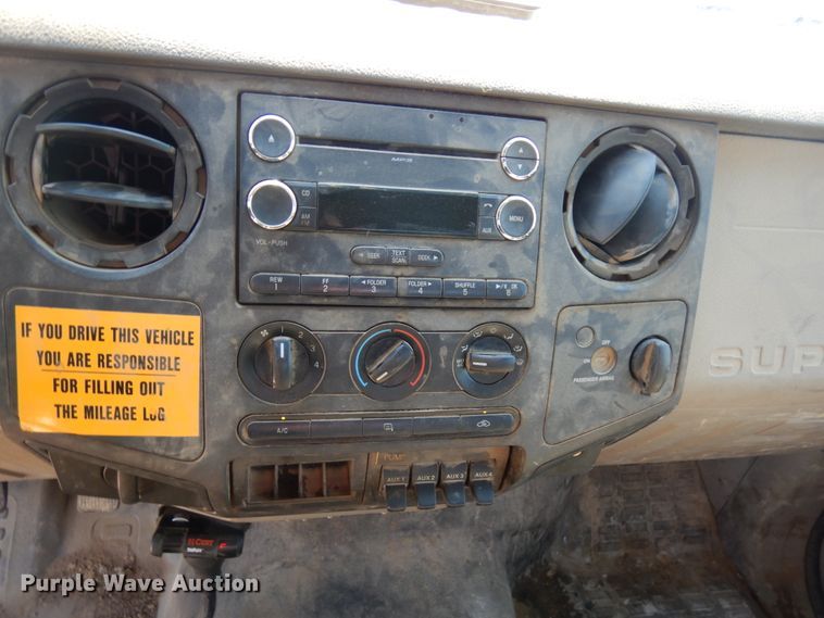 image for item IL9756 2010 Ford F550 Super Duty  flatbed truck