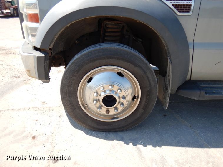 image for item IL9756 2010 Ford F550 Super Duty  flatbed truck