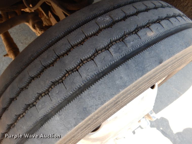 image for item IL9756 2010 Ford F550 Super Duty  flatbed truck