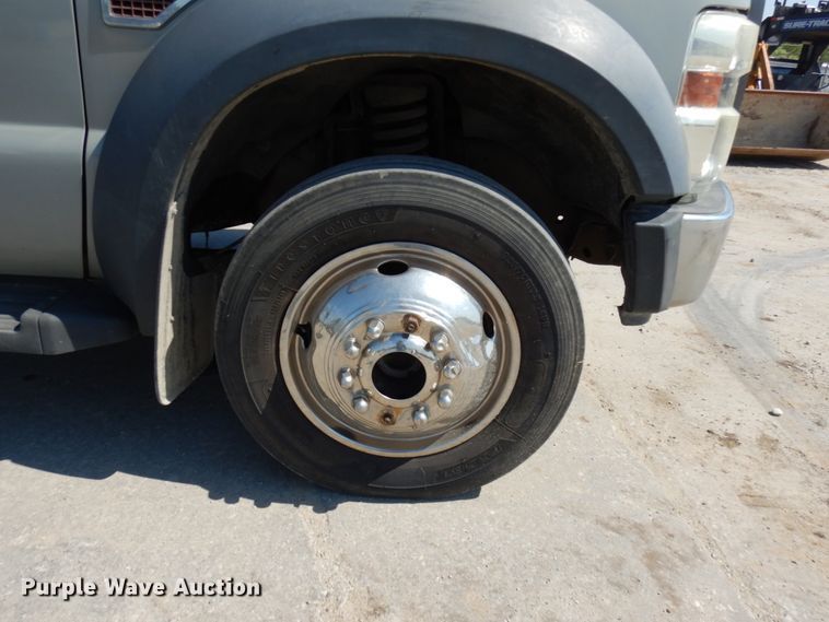 image for item IL9756 2010 Ford F550 Super Duty  flatbed truck