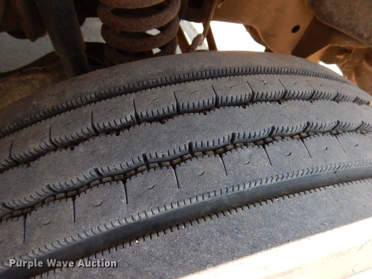 image for item IL9756 2010 Ford F550 Super Duty  flatbed truck