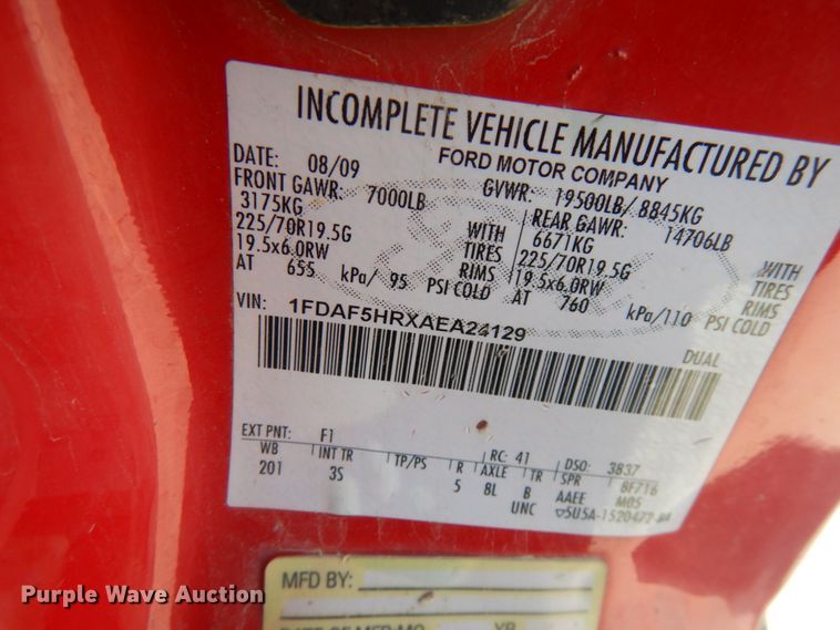 image for item IL9756 2010 Ford F550 Super Duty  flatbed truck