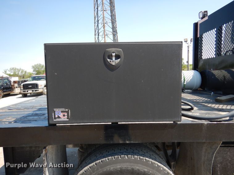 image for item IL9757 2005 International 8600  flatbed truck