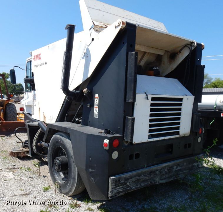 image for item IL9758 Johnston V3000  sweeper