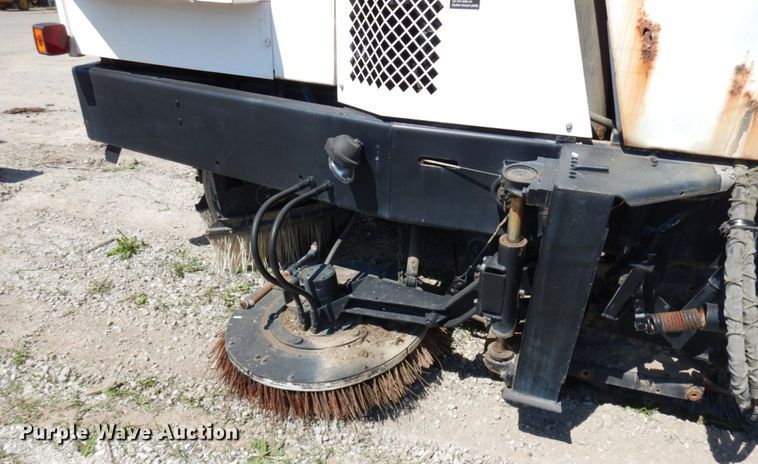 image for item IL9758 Johnston V3000  sweeper