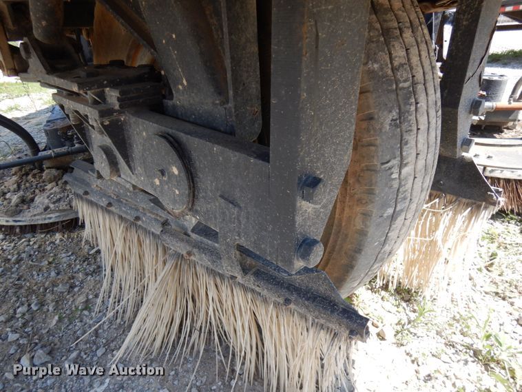 image for item IL9758 Johnston V3000  sweeper