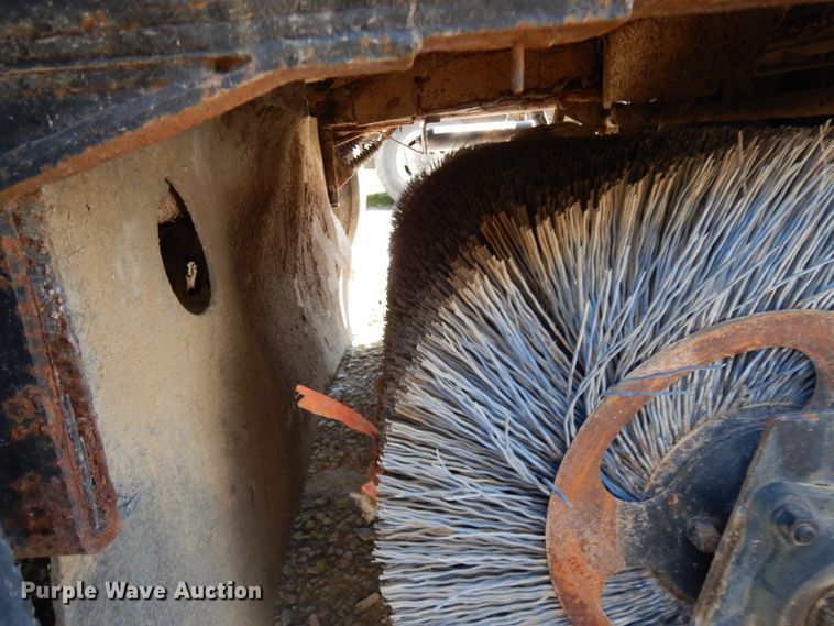 image for item IL9758 Johnston V3000  sweeper