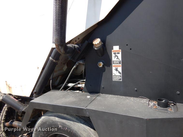 image for item IL9758 Johnston V3000  sweeper