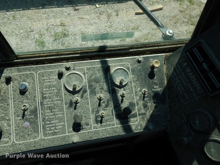 image for item IL9758 Johnston V3000  sweeper