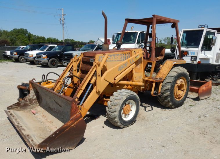 image for item IL9759 1991 Case 480F  landscape tractor