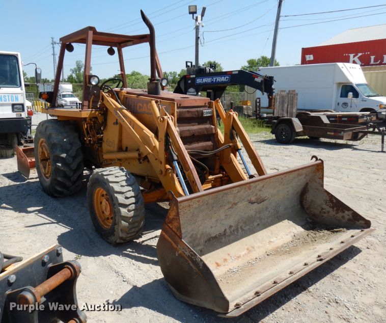 image for item IL9759 1991 Case 480F  landscape tractor