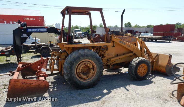 image for item IL9759 1991 Case 480F  landscape tractor