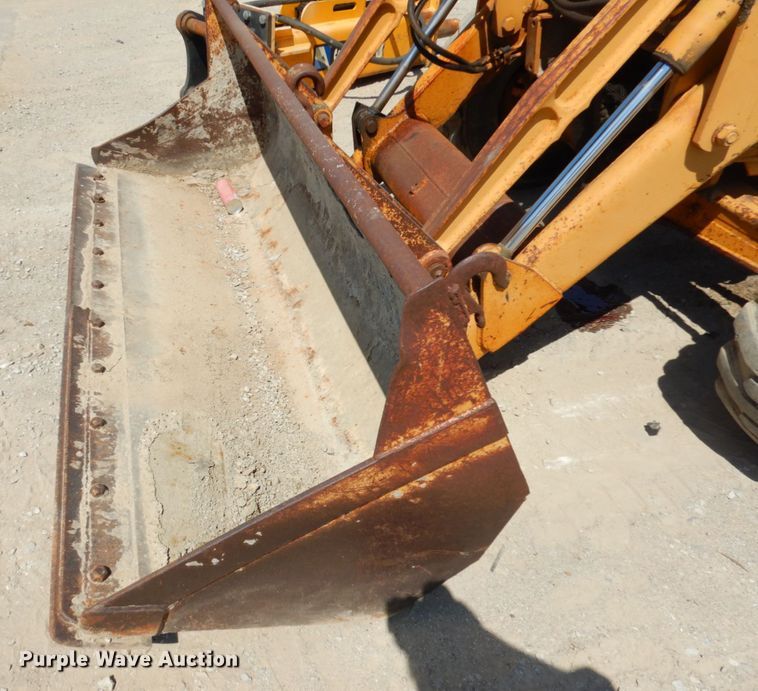 image for item IL9759 1991 Case 480F  landscape tractor