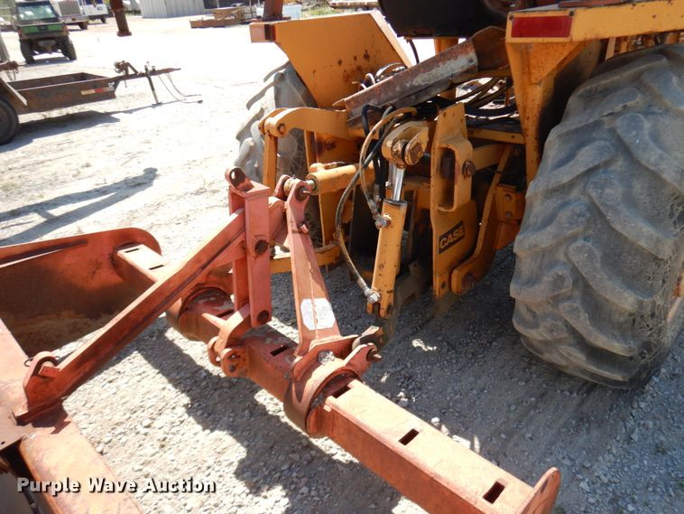 image for item IL9759 1991 Case 480F  landscape tractor