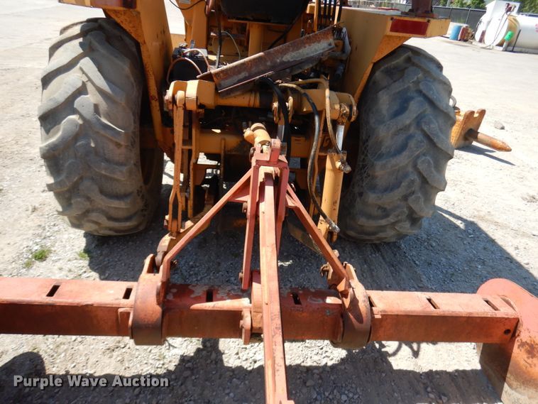 image for item IL9759 1991 Case 480F  landscape tractor