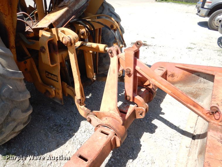 image for item IL9759 1991 Case 480F  landscape tractor