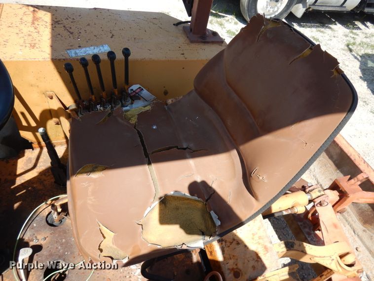 image for item IL9759 1991 Case 480F  landscape tractor