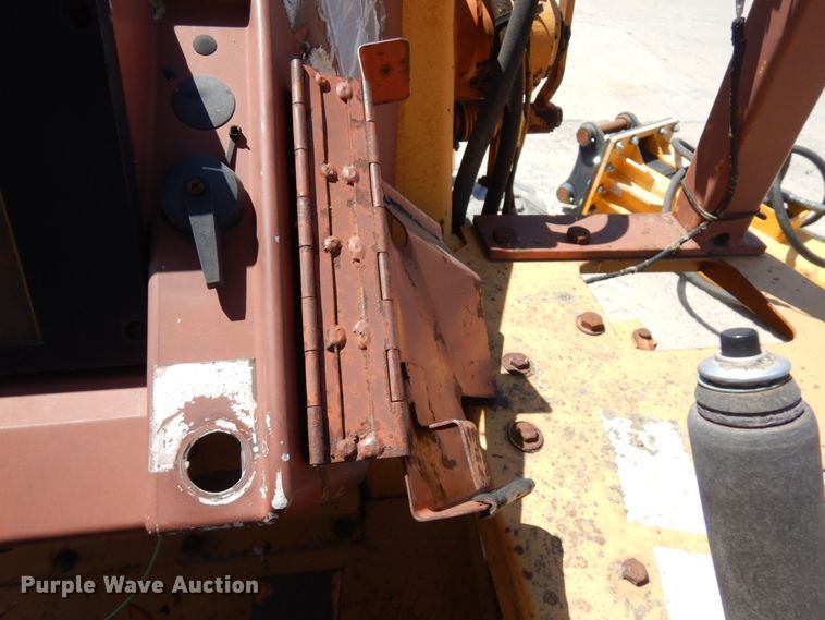 image for item IL9759 1991 Case 480F  landscape tractor