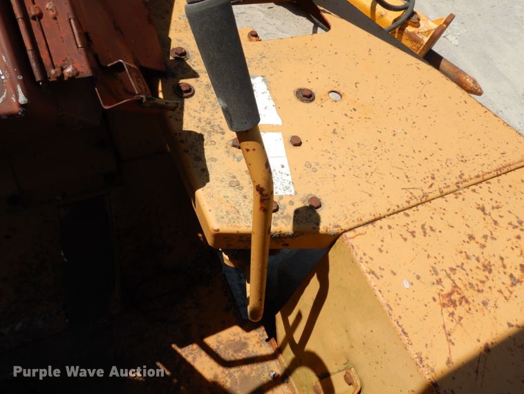 image for item IL9759 1991 Case 480F  landscape tractor