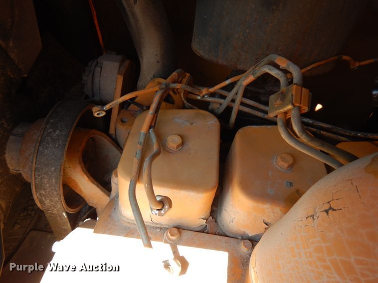 image for item IL9759 1991 Case 480F  landscape tractor