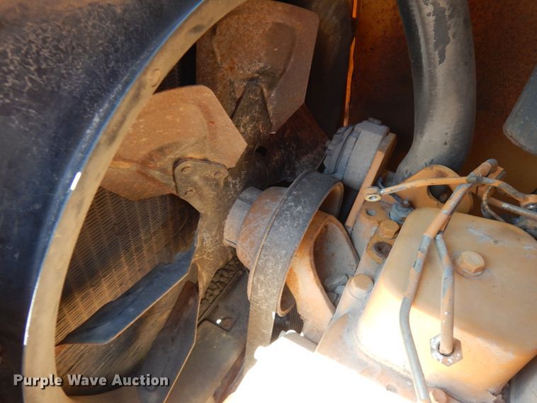 image for item IL9759 1991 Case 480F  landscape tractor