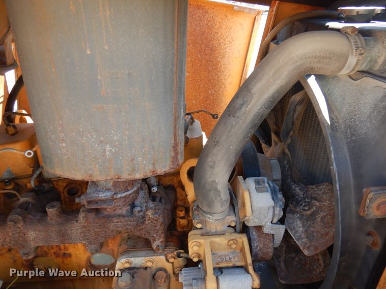 image for item IL9759 1991 Case 480F  landscape tractor