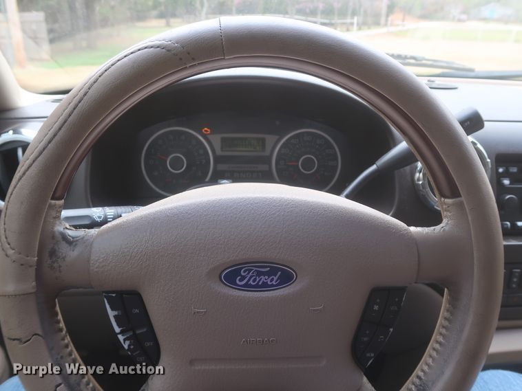 image for item IO9026 2006 Ford Expedition Limited  SUV